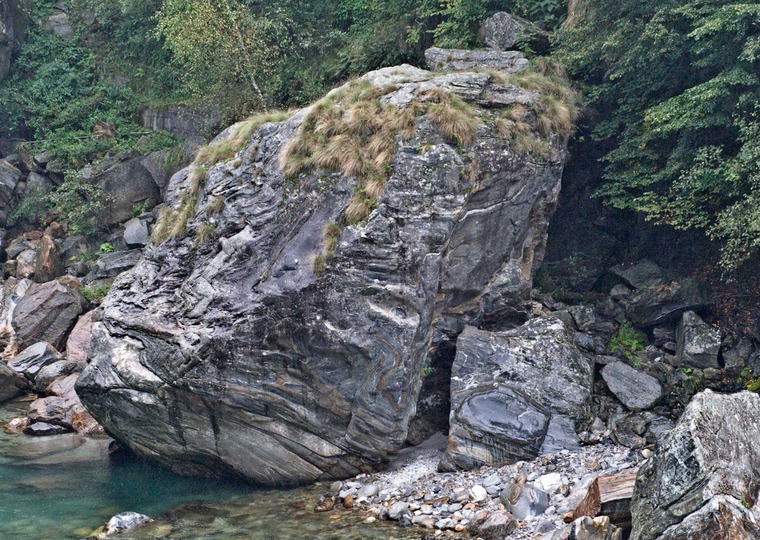Black arete