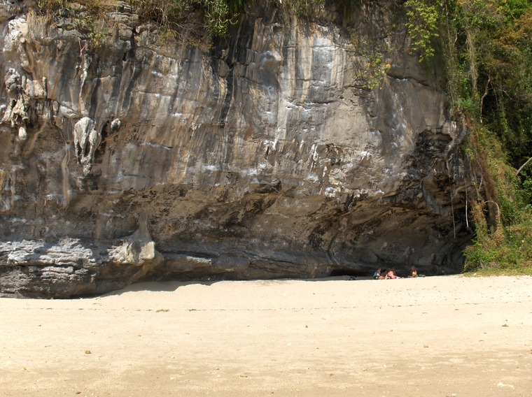 Ton Sai Wall and Roof