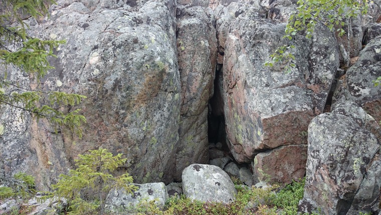 Lillgrottan & väggen