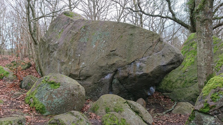 D4 - Första stenen